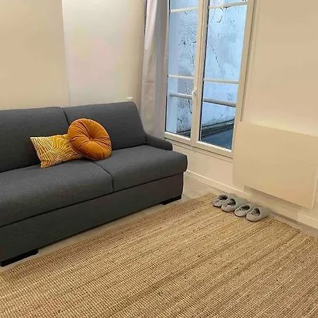 Cozy In The Heart Of Appartement Parijs